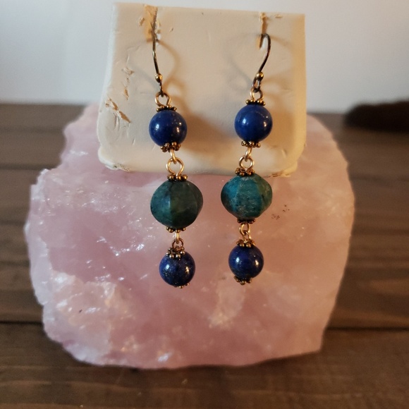 Stone dangle earrings - Picture 3 of 3